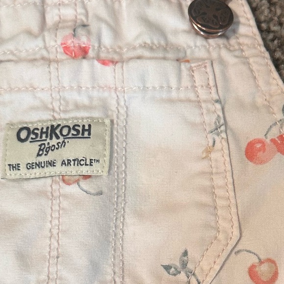 Osh Kosh overalls size 2T - Picture 3 of 3